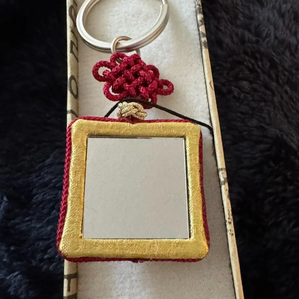 Korea Korean Keychain Key Ring‎ with Mirror New in Box